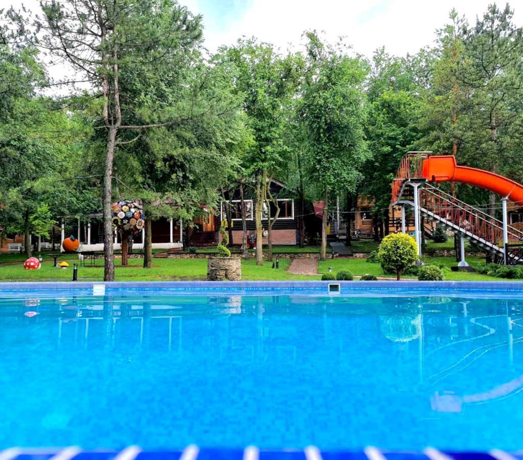 Sky Land Camping & Resort Cricova Exterior foto