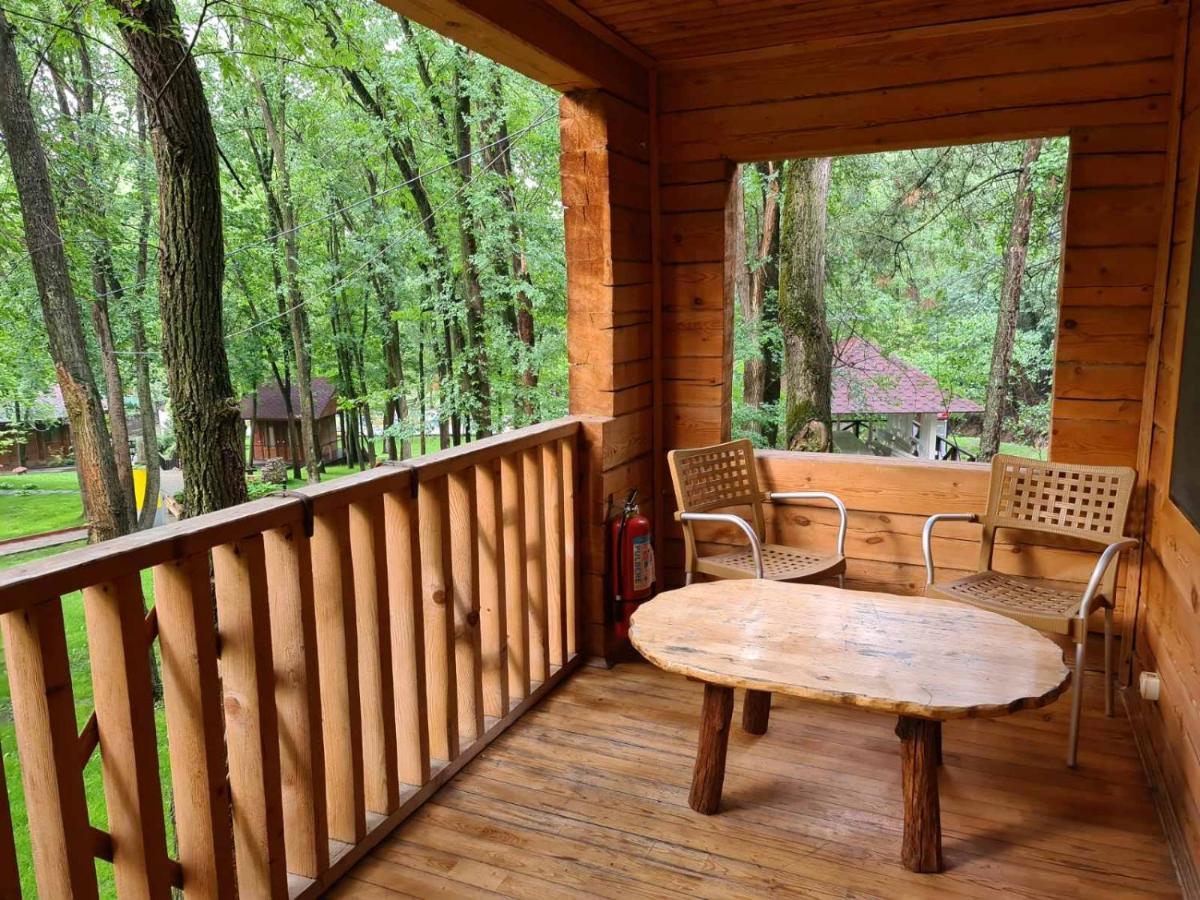 Sky Land Camping & Resort Cricova Exterior foto
