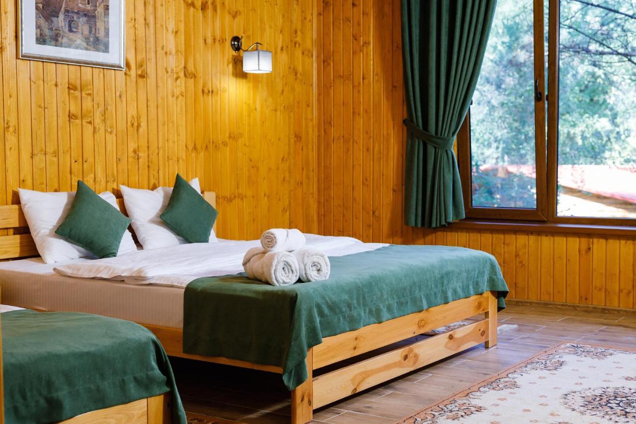 Sky Land Camping & Resort Cricova Exterior foto