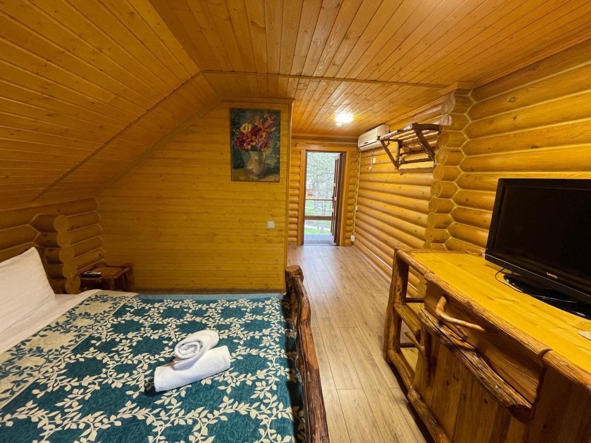 Sky Land Camping & Resort Cricova Exterior foto