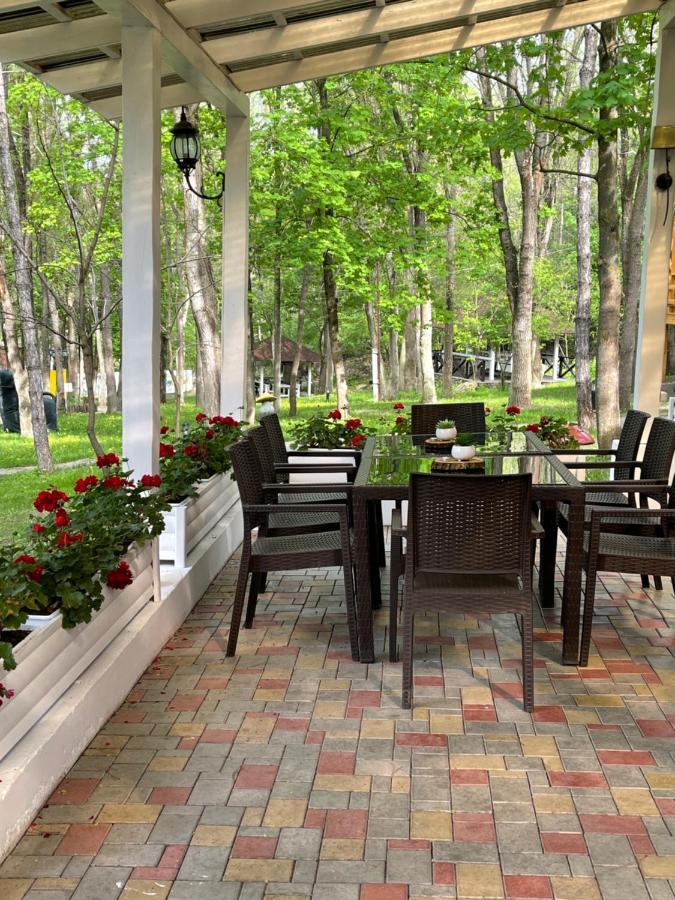 Sky Land Camping & Resort Cricova Exterior foto
